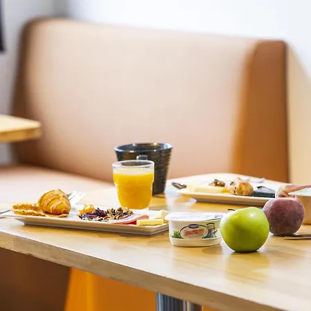 Ibis Centre Hotell 3*