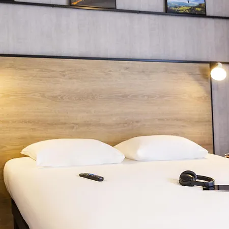 Ibis Centre Hotel 3*