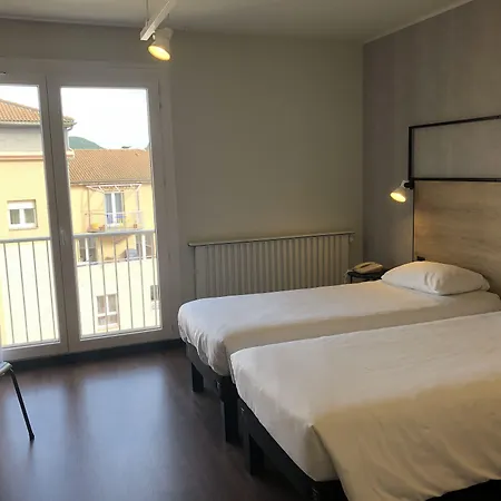 Hotel Ibis Centre 3*