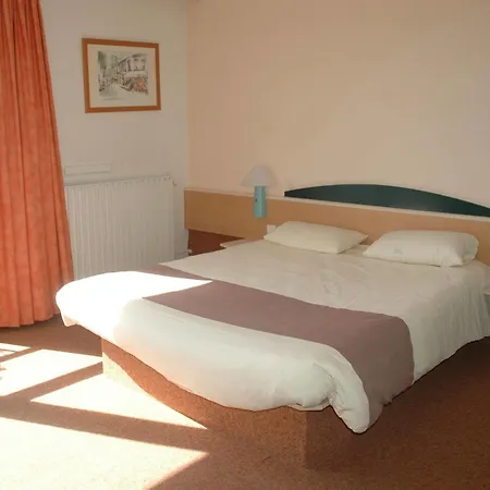 Hotel Ibis Centre 3*